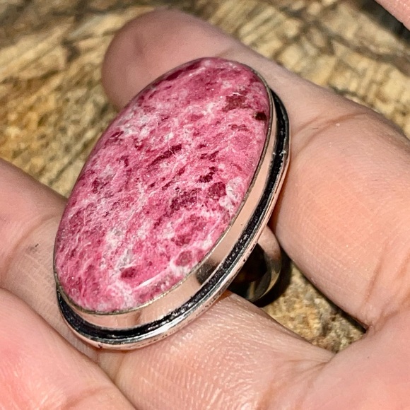 Bright Pink Thulite Ring Size 5 - Picture 6 of 15